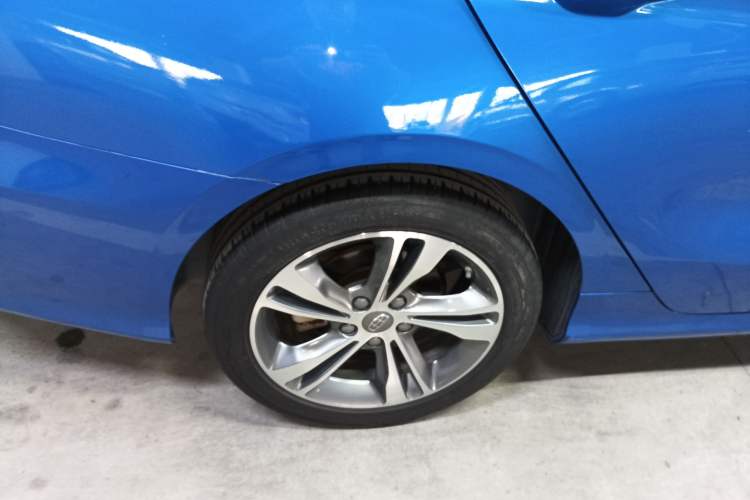 Used Geely Auto Binray 2018 14T CVT Binyi Edition Right Rear Wheel Hub