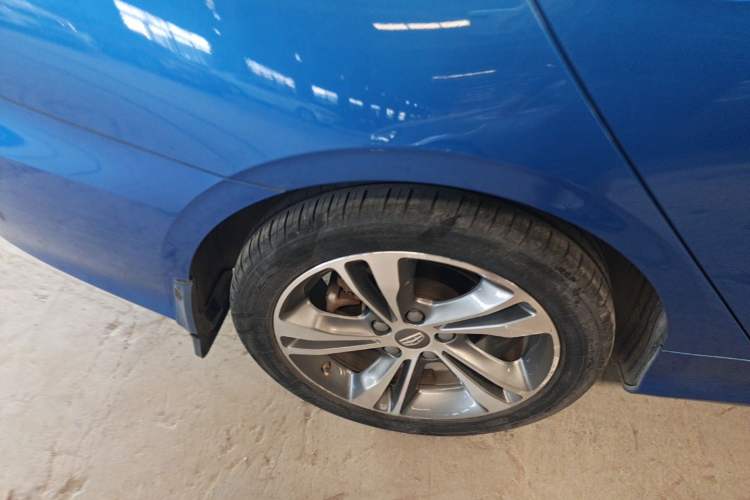 Used Geely Auto Binray 2018 14T CVT Binyi Edition Right Rear Wheel Hub