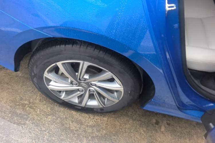 Used Geely Auto Binray 2018 14T CVT Colorful Edition Right Rear Wheel Hub