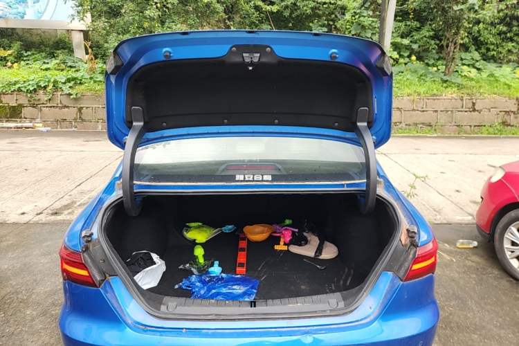 Used Geely Auto Binray 2018 14T CVT Binyi Edition Trunk