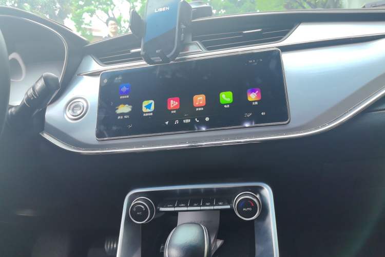 Used Geely Auto Binray 2018 14T CVT Binyi Edition Audio And AC Panel