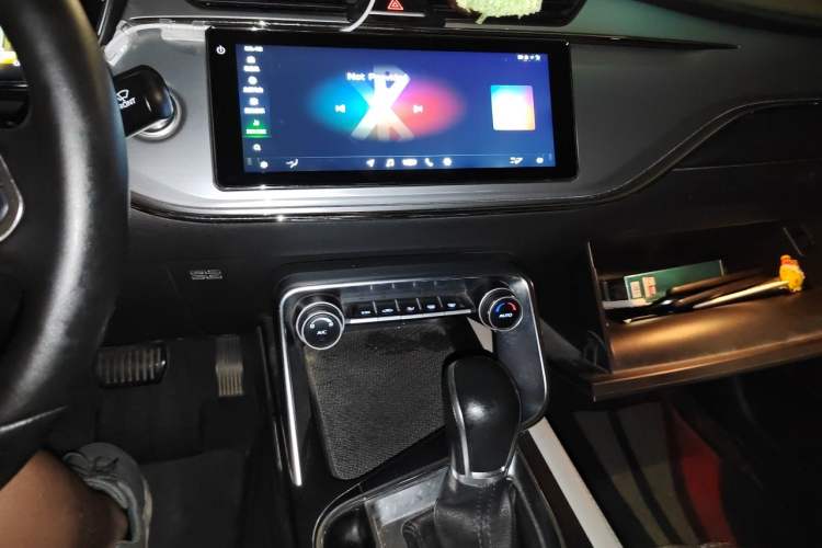 Used Geely Auto Binray 2018 14T CVT Binyi Edition Audio And AC Panel