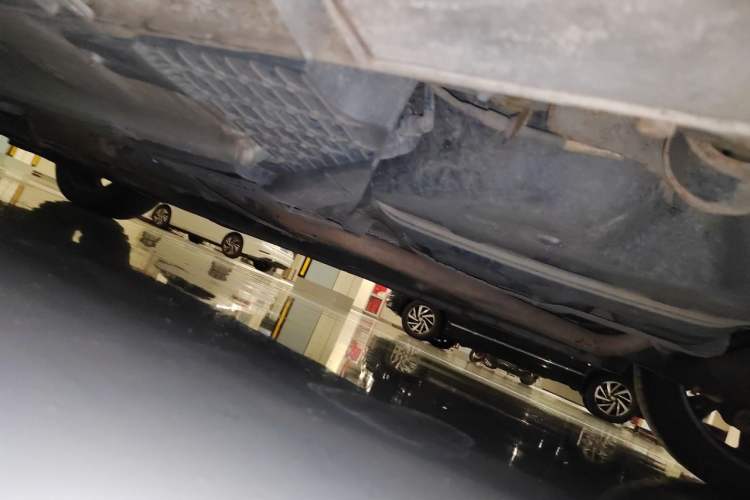 Used Geely Auto Binray 2018 14T CVT Binyi Edition Chassis Rear Left