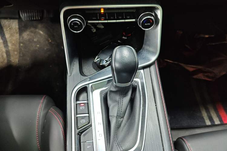 Used Geely Auto Binray 2018 14T CVT Binyi Edition Gear Lever