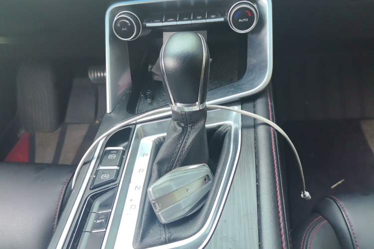 Used Geely Auto Binray 2018 14T CVT Binyi Edition Gear Lever
