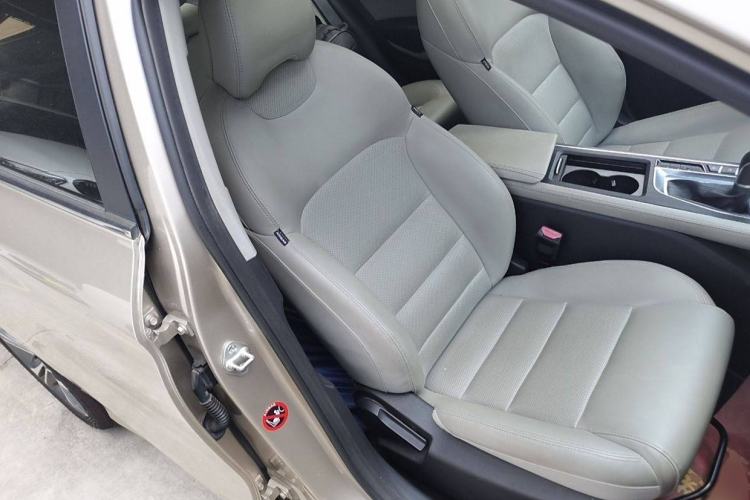 Used Geely Auto Binray 2018 14T CVT Binyi Edition Interior 9