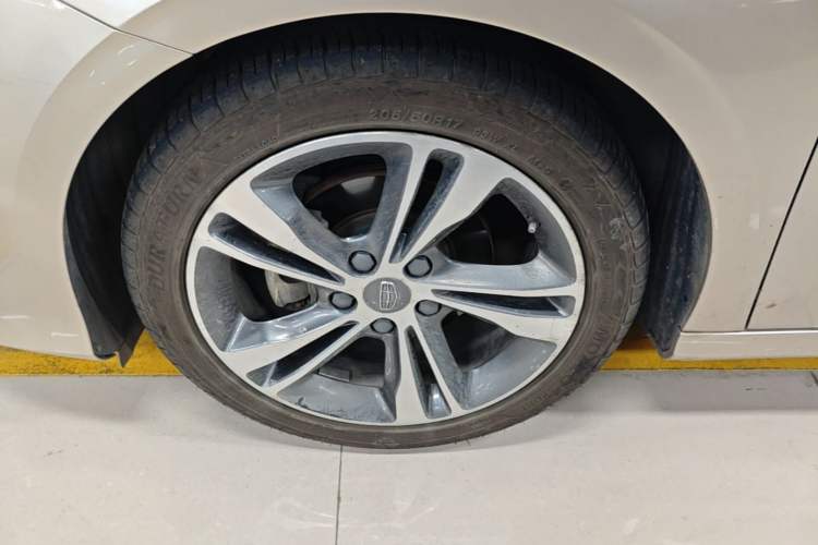 Used Geely Auto Binray 2018 14T CVT Binyi Edition Left Front Wheel Hub
