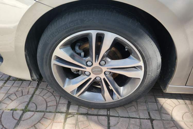 Used Geely Auto Binray 2018 14T CVT Binyi Edition Left Front Wheel Hub
