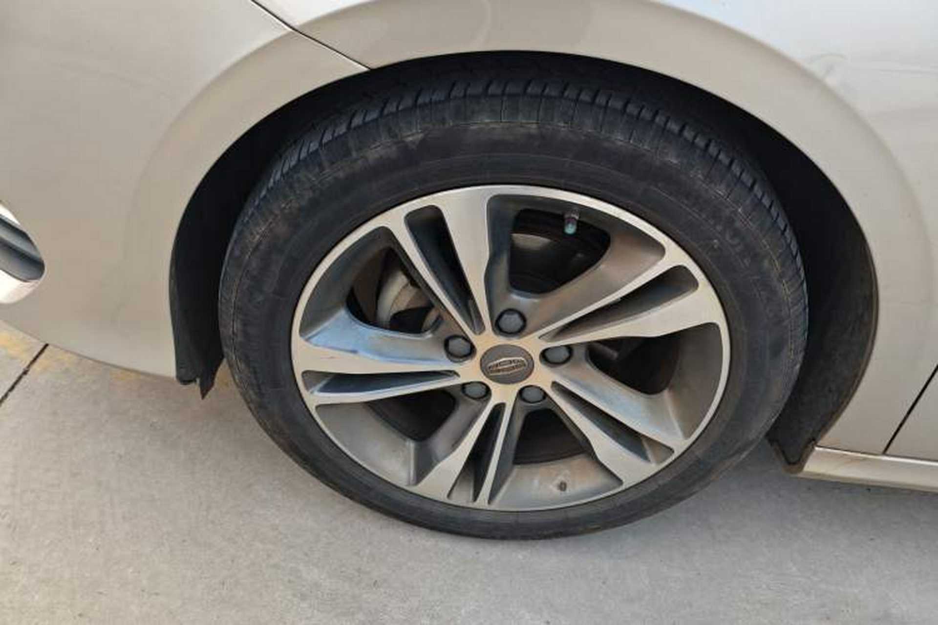 Used Geely Auto Binray 2018 14T CVT Binyi Edition Left Front Wheel Hub