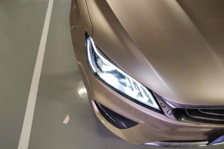 Used Geely Auto Binray 2018 14T CVT Binyi Edition Right Front Headlight