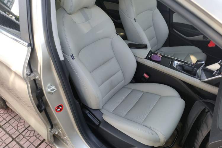 Used Geely Auto Binray 2018 14T CVT Binyi Edition Right Front Seat