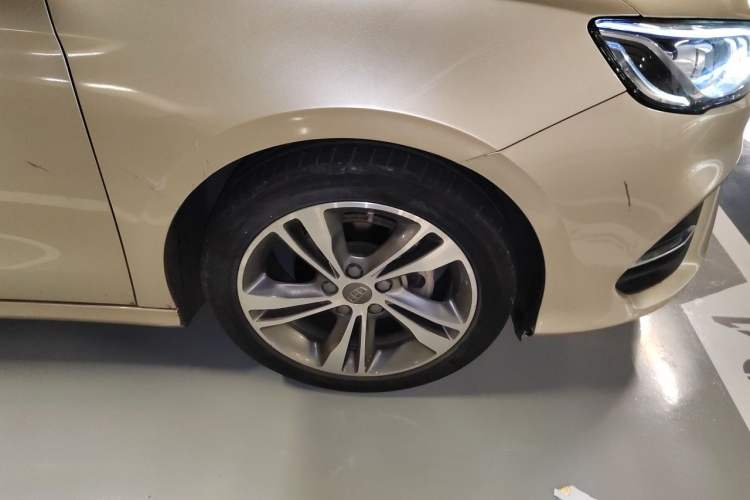 Used Geely Auto Binray 2018 14T CVT Binyi Edition Right Front Wheel Hub