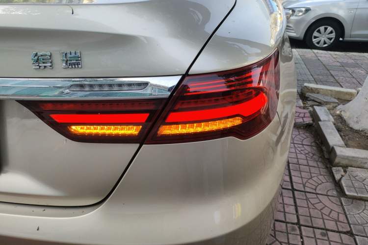 Used Geely Auto Binray 2018 14T CVT Binyi Edition Right Rear Taillight