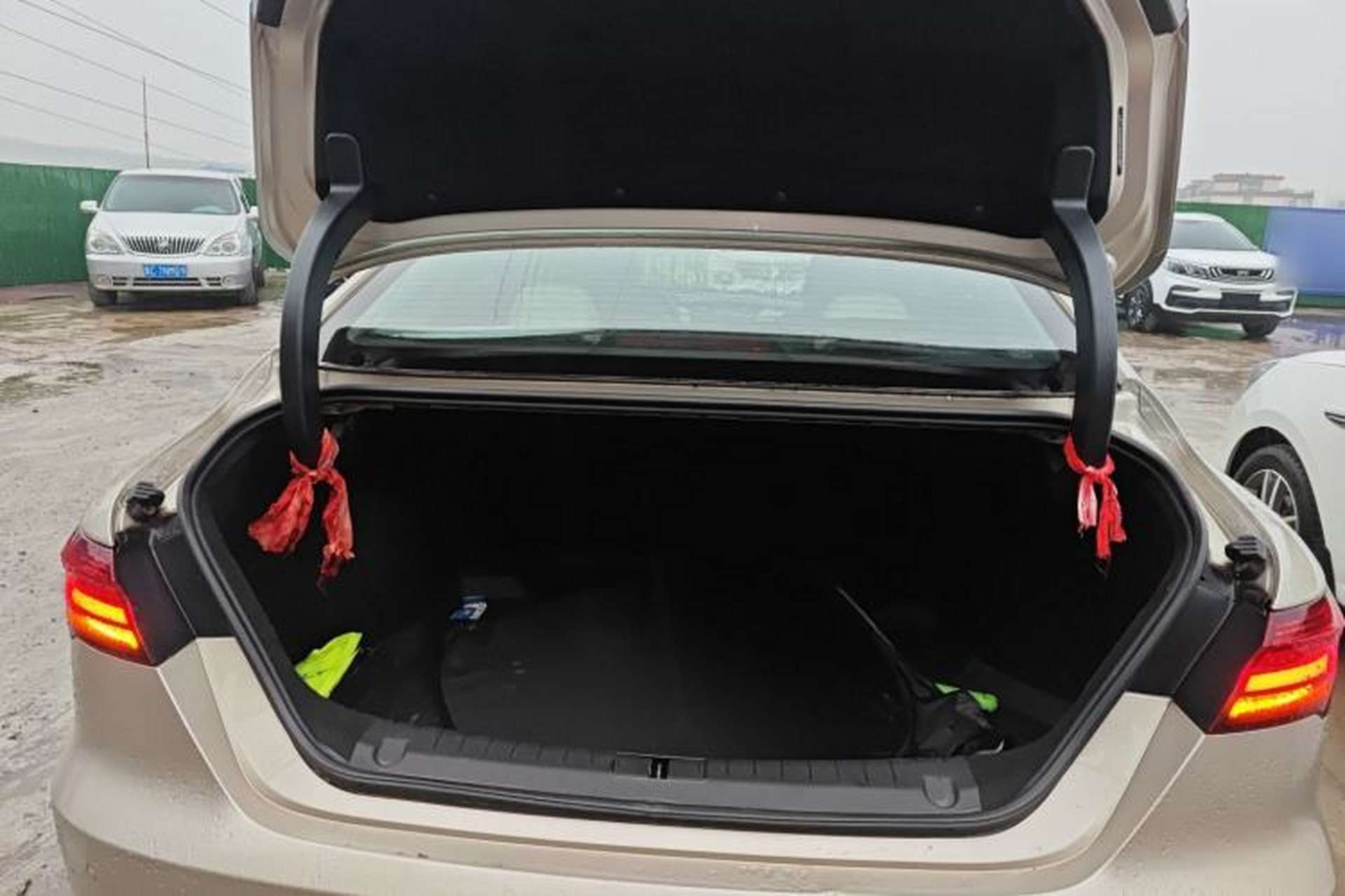Used Geely Auto Binray 2018 14T CVT Binyi Edition Trunk