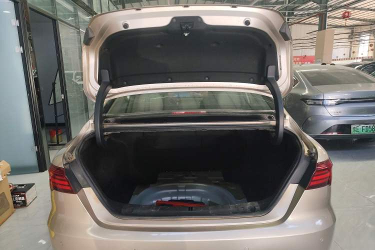 Used Geely Auto Binray 2018 14T CVT Binyi Edition Trunk