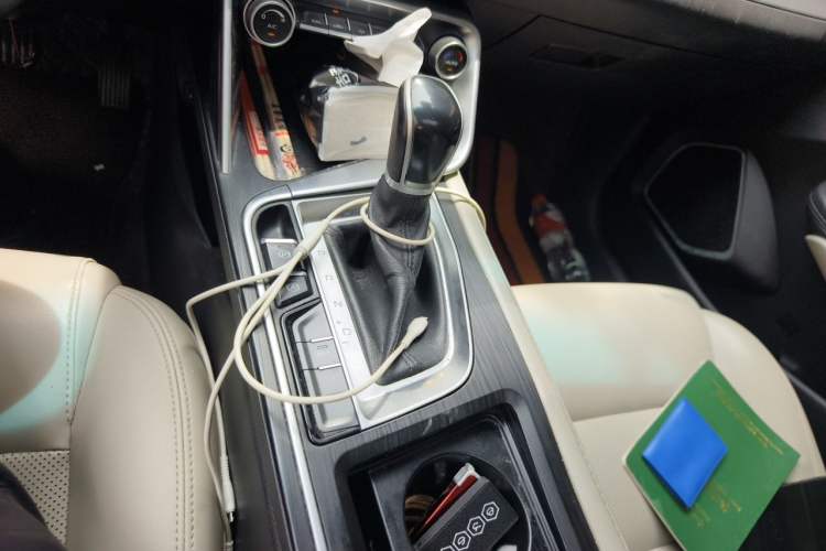 Used Geely Auto Binray 2018 14T CVT Binyi Edition Gear Lever