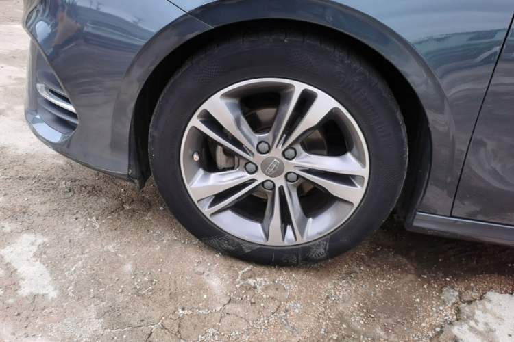 Used Geely Auto Binray 2018 14T CVT Binyi Edition Left Front Wheel Hub