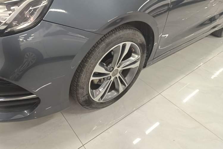 Used Geely Auto Binray 2018 14T CVT Binyi Edition Left Front Wheel Hub