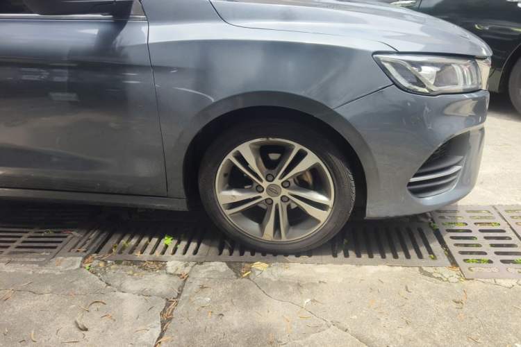 Used Geely Auto Binray 2018 14T CVT Binyi Edition Right Front Wheel Hub
