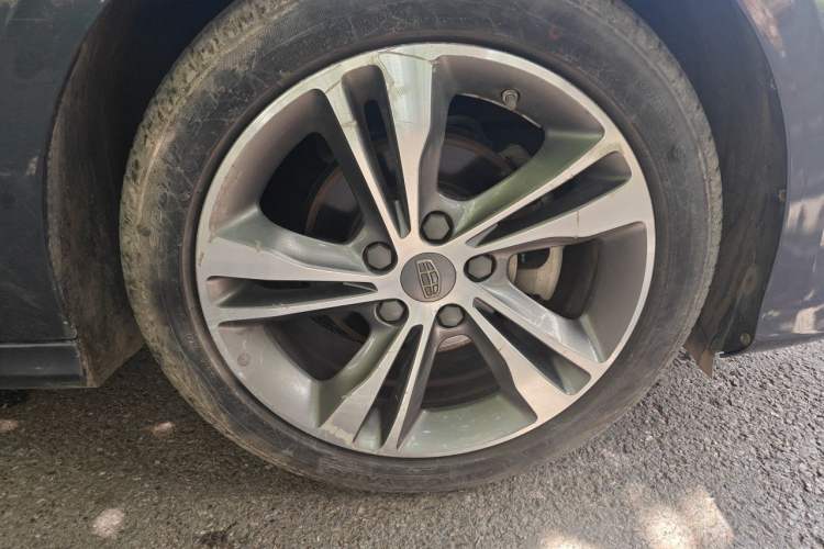 Used Geely Auto Binray 2018 14T CVT Binyi Edition Right Front Wheel Hub