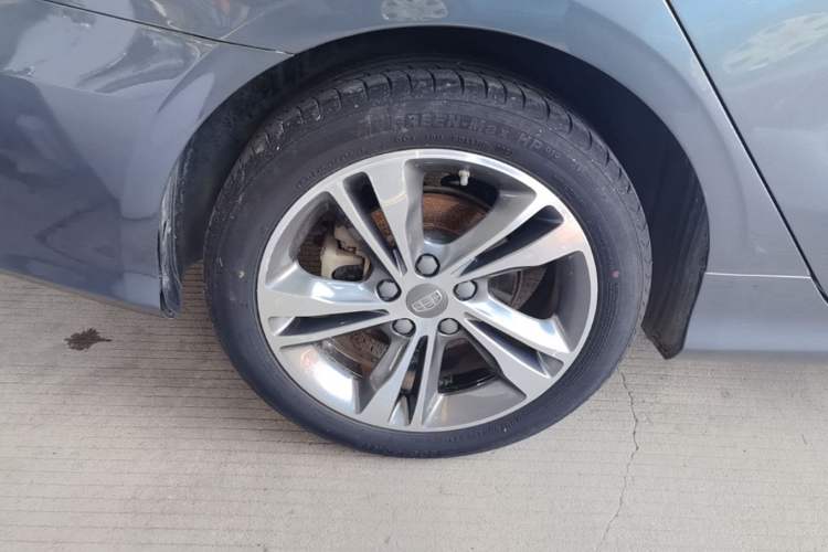Used Geely Auto Binray 2018 14T CVT Binyi Edition Right Rear Wheel Hub