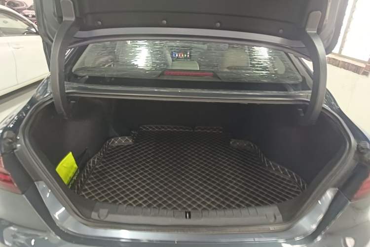 Used Geely Auto Binray 2018 14T CVT Binyi Edition Trunk