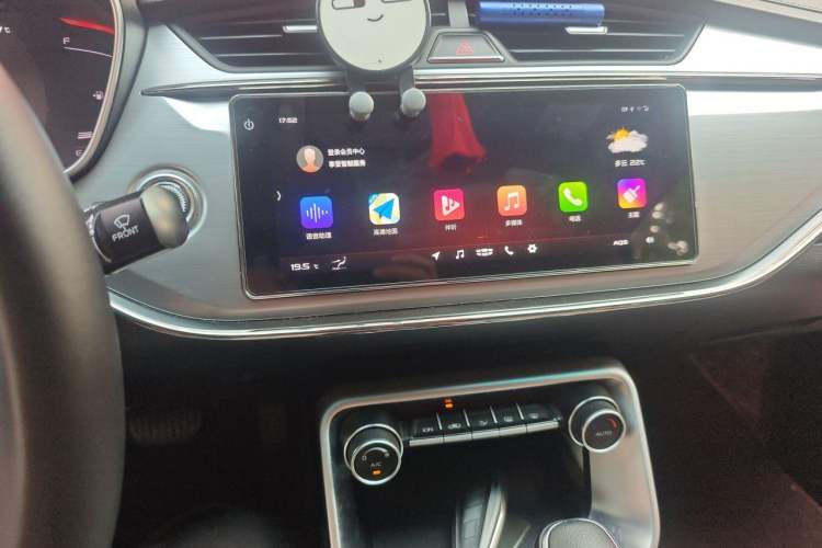 Used Geely Auto Binray 2018 14T CVT Binyi Edition Audio And AC Panel