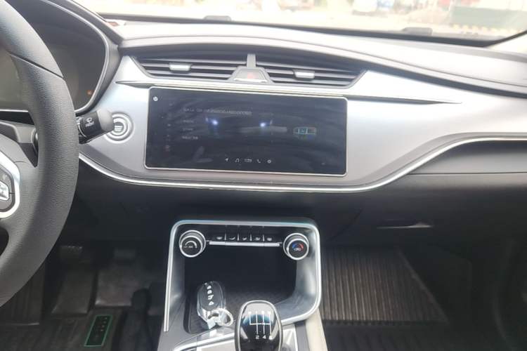 Used Geely Auto Binray 2018 14T Manual Colorful Edition Audio And AC Panel