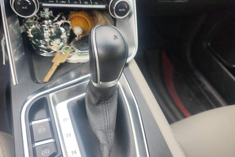 Used Geely Auto Binray 2018 14T CVT Binyi Edition Gear Lever