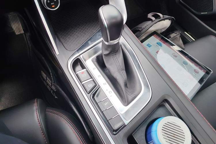 Used Geely Auto Binray 2018 14T CVT Binyi Edition Gear Lever