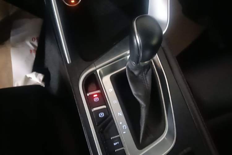 Used Geely Auto Binray 2018 14T CVT Binyi Edition Gear Lever