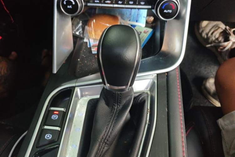 Used Geely Auto Binray 2018 14T CVT Binyi Edition Gear Lever