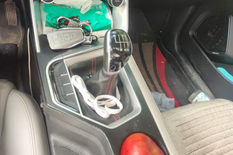 Used Geely Auto Binray 2018 14T Manual Binzhi Edition Gear Lever