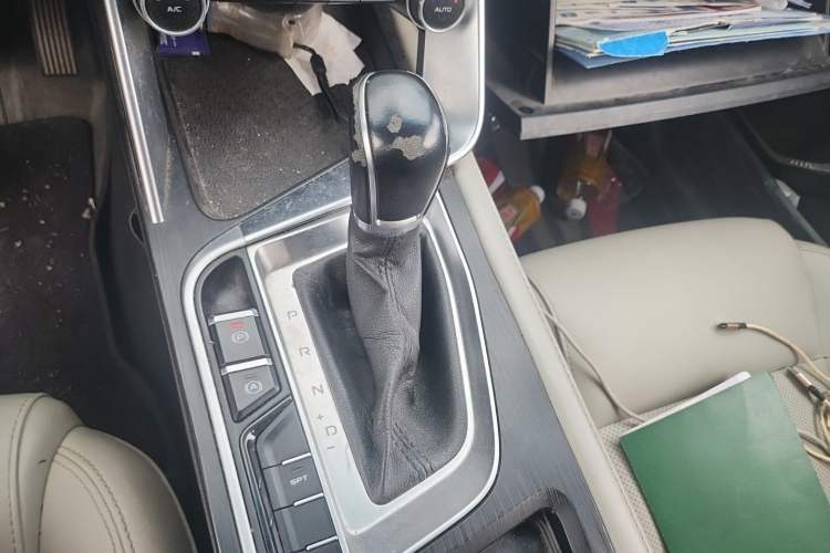 Used Geely Auto Binray 2018 14T CVT Binyi Edition Gear Lever