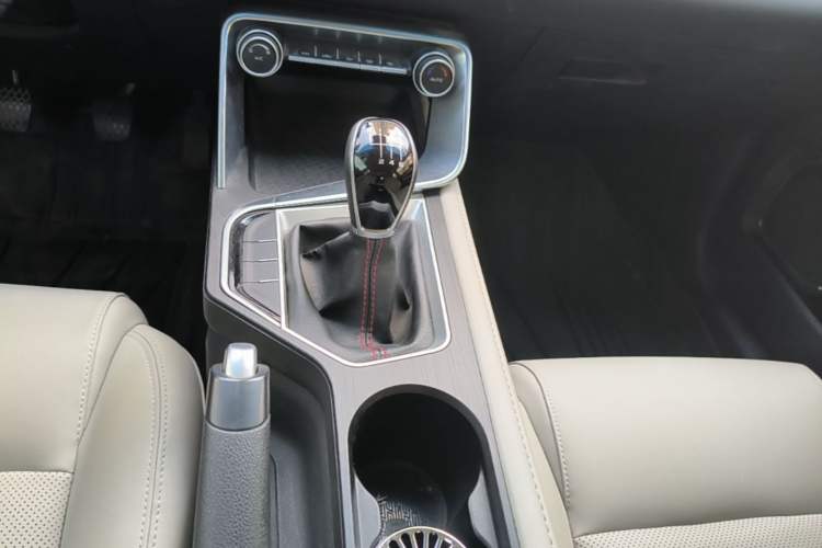 Used Geely Auto Binray 2018 14T Manual Binzhi Edition Gear Lever