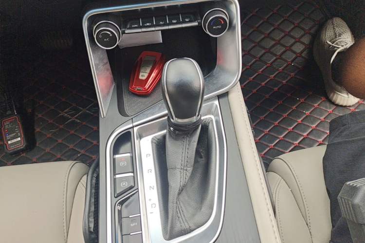 Used Geely Auto Binray 2018 14T CVT Binyi Edition Gear Lever