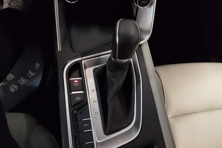 Used Geely Auto Binray 2018 14T CVT Binyi Edition Gear Lever