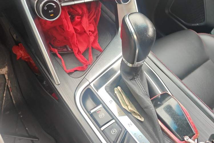 Used Geely Auto Binray 2018 14T CVT Binyi Edition Gear Lever