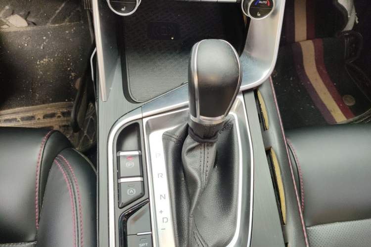 Used Geely Auto Binray 2018 200T DCT Brilliant Edition Gear Lever