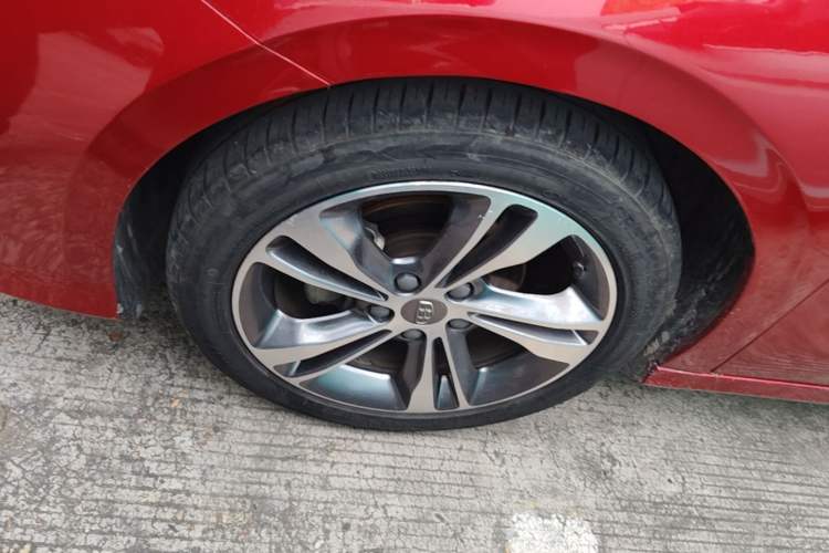 Used Geely Auto Binray 2018 14T CVT Binyi Edition Left Front Wheel Hub