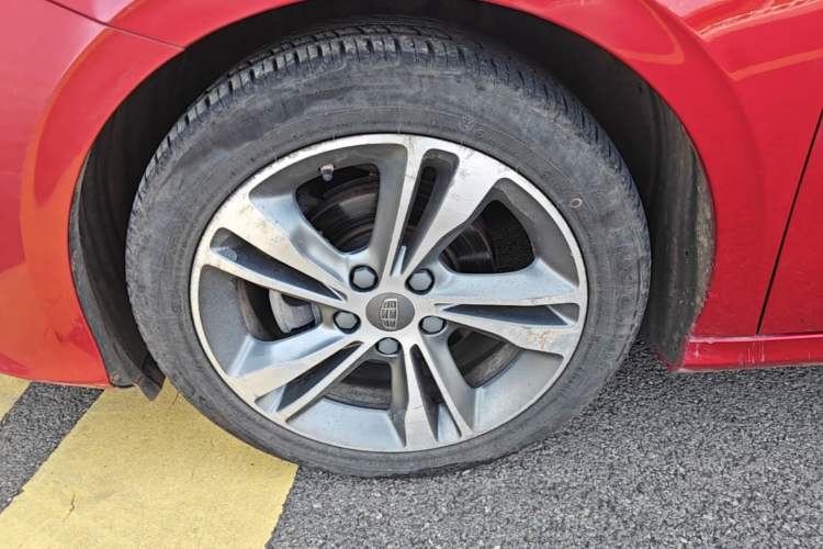 Used Geely Auto Binray 2018 14T CVT Binyi Edition Left Front Wheel Hub