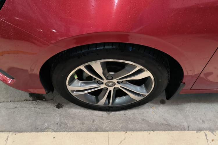 Used Geely Auto Binray 2018 14T CVT Binyi Edition Left Front Wheel Hub