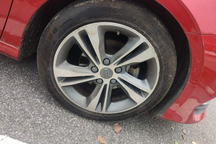 Used Geely Auto Binray 2018 14T CVT Binyi Edition Right Front Wheel Hub