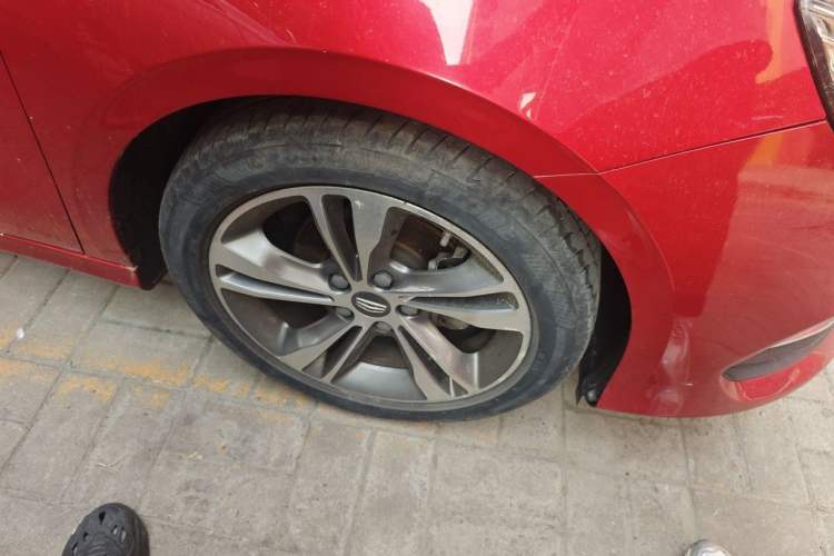 Used Geely Auto Binray 2018 14T CVT Binyi Edition Right Front Wheel Hub