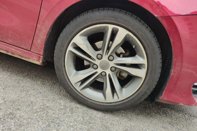 Used Geely Auto Binray 2018 200T DCT Brilliant Edition Right Front Wheel Hub
