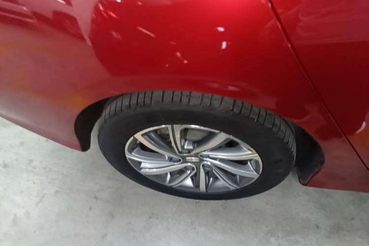 Used Geely Auto Binray 2018 14T Manual Colorful Edition Right Rear Wheel Hub