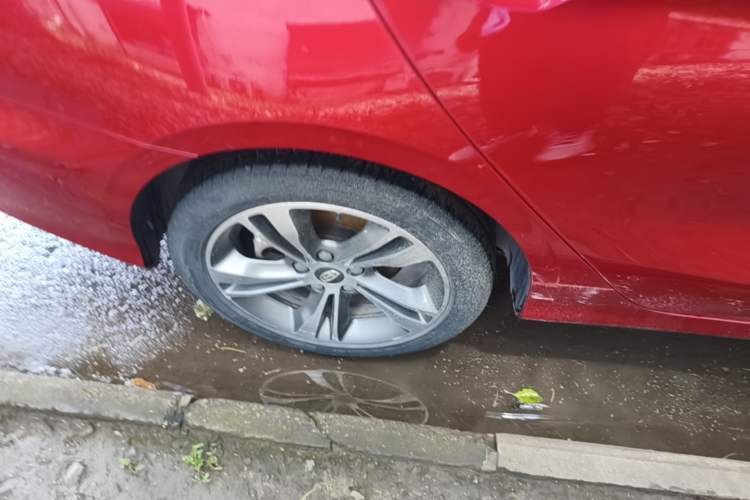Used Geely Auto Binray 2018 14T CVT Binyi Edition Right Rear Wheel Hub
