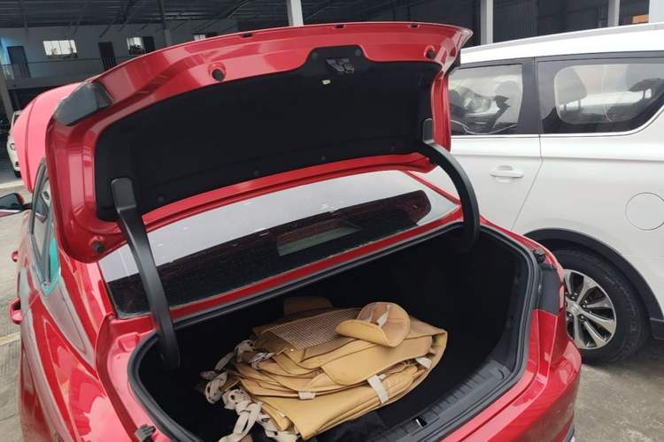 Used Geely Auto Binray 2018 14T CVT Binyi Edition Trunk