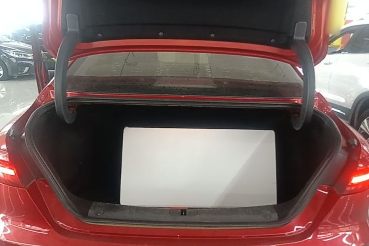 Used Geely Auto Binray 2018 14T CVT Binyi Edition Trunk