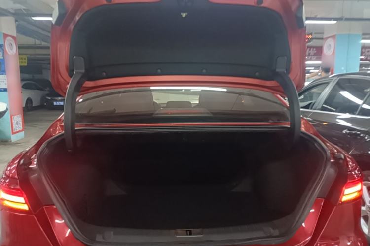 Used Geely Auto Binray 2018 14T Manual Colorful Edition Trunk